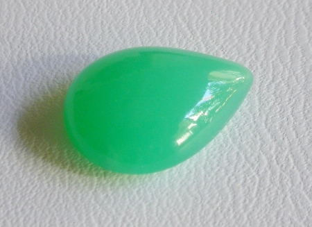 CHRYSOPRASE CABOCHON (AUSTRALIA) – PEAR SHAPE, 4.51 ct.